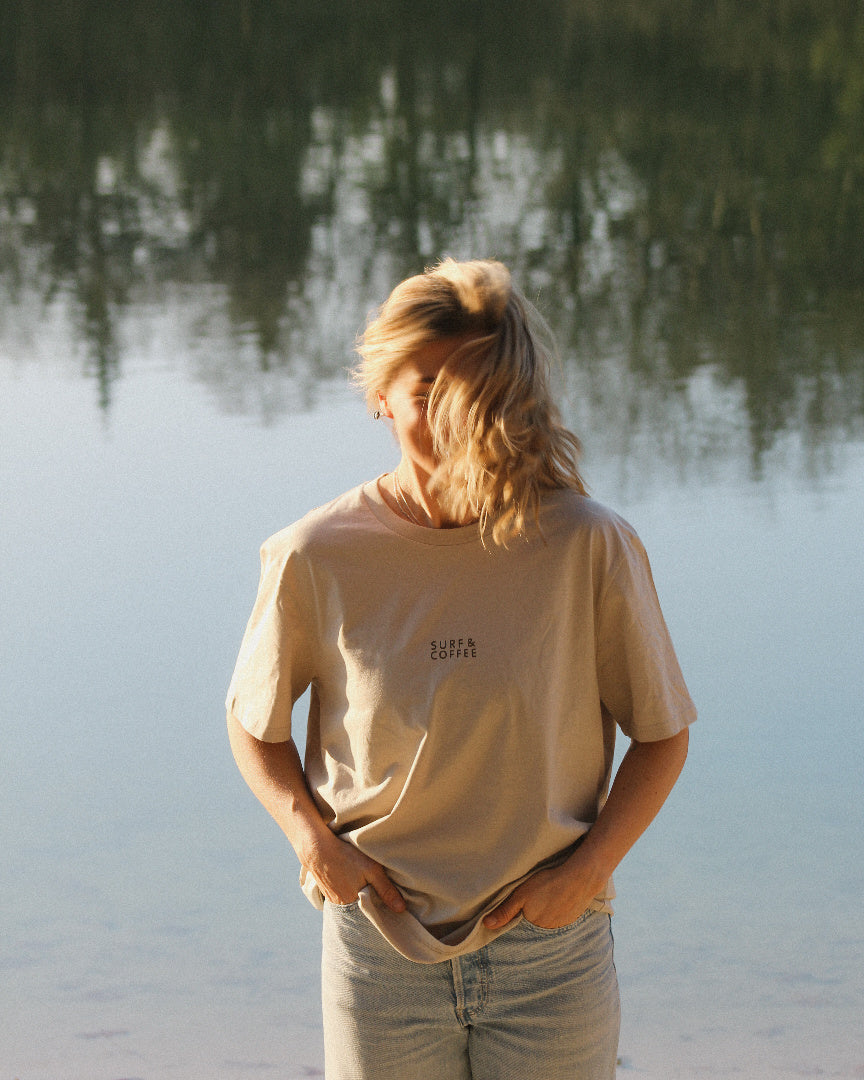 Unisex organic cotton T-shirt -  Surfers' coffee to go