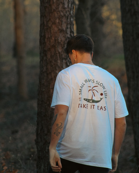 Unisex organic cotton t-shirt - Small waves slow life